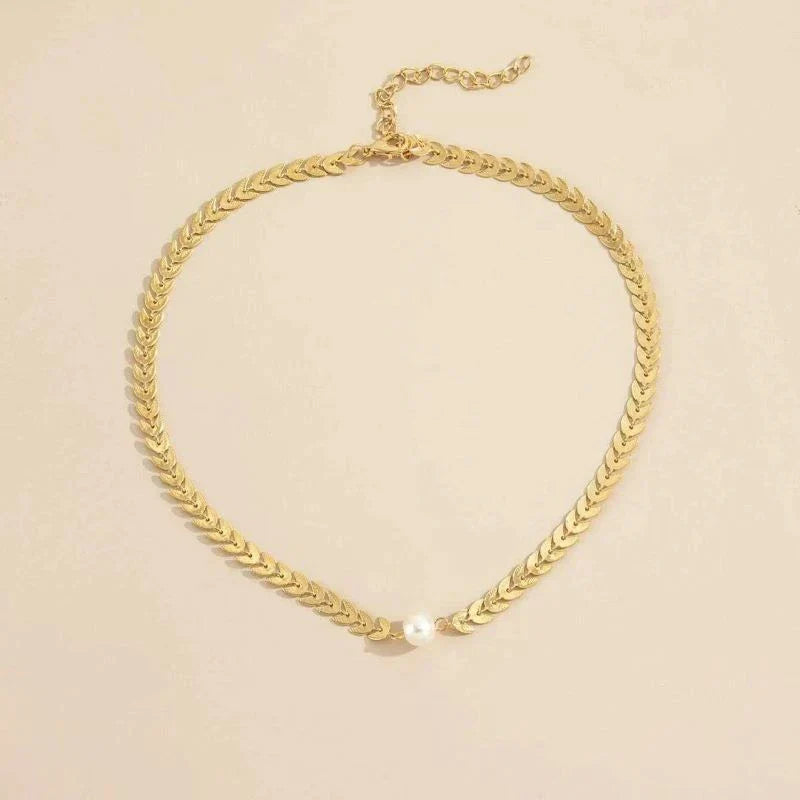 Collier grec avec perle en or