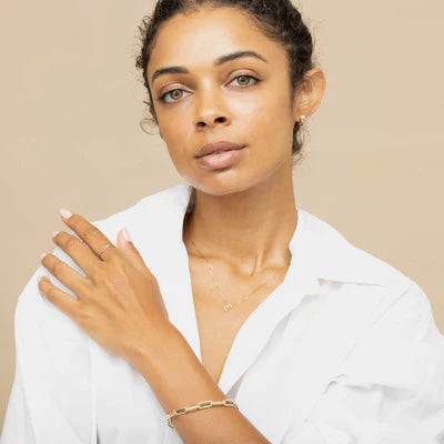 Collier initial en lettre d'amour en or blanc