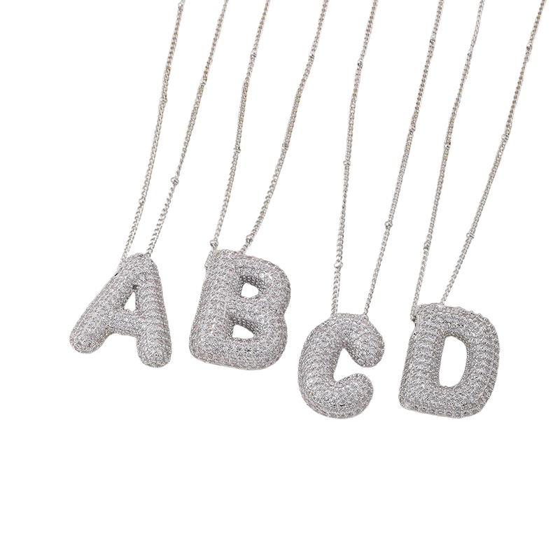 Collier initial en lettres bulles en or blanc