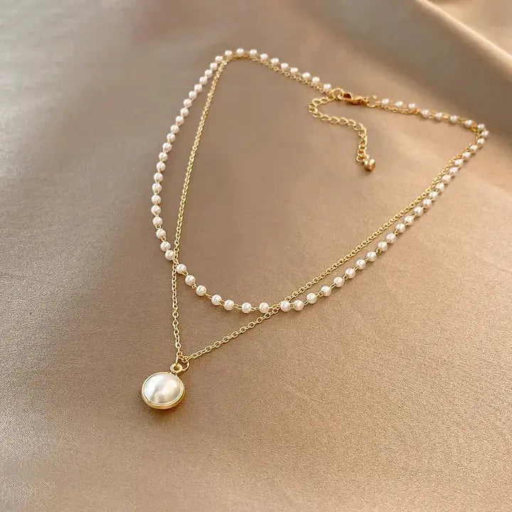 Collier luxueux avec perles en or