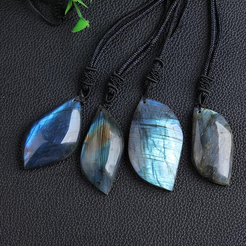 Collier magique en pierre de lune en or