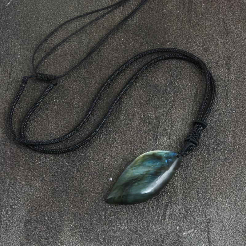 Collier magique en pierre de lune en or