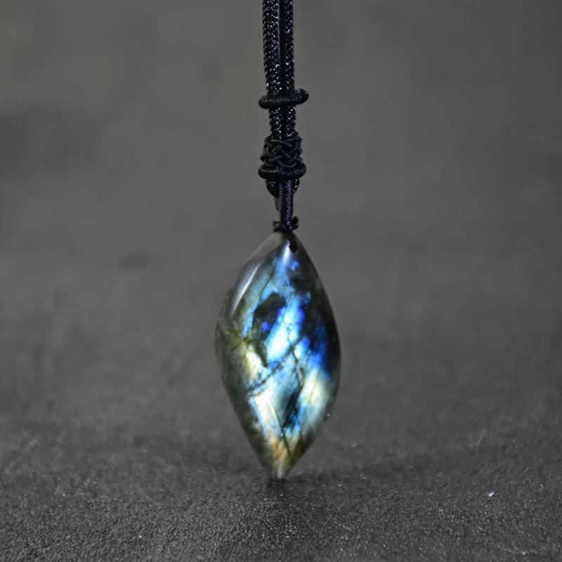 Collier magique en pierre de lune en or