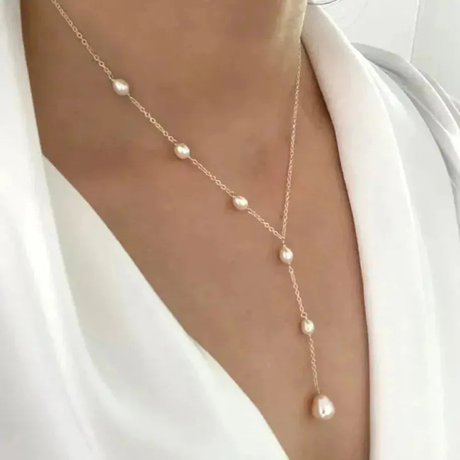 Collier rétro avec perle suspendue en or