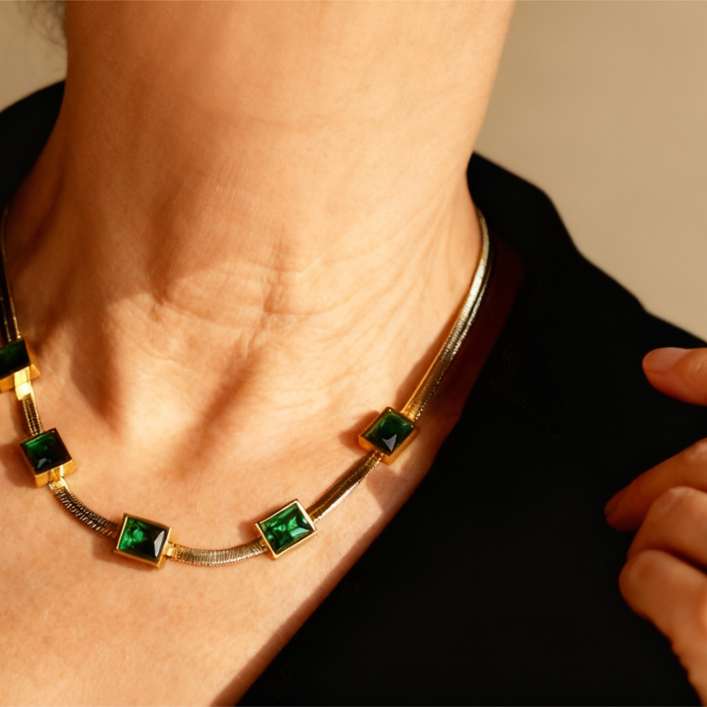 Collier rétro en zircon vert