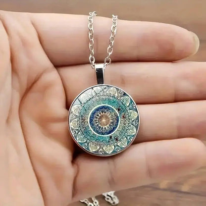 Collier rétro rond avec des mandalas bleus