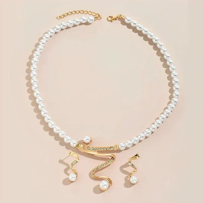 Ensemble cadeau en perles naturelles : collier et boucles d'oreilles