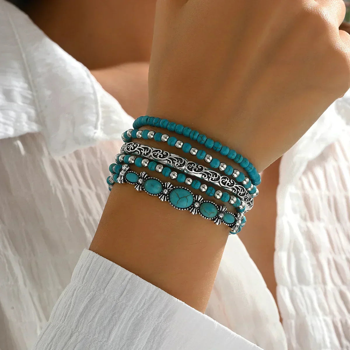 Ensemble de bracelets boho avec des perles turquoise en or