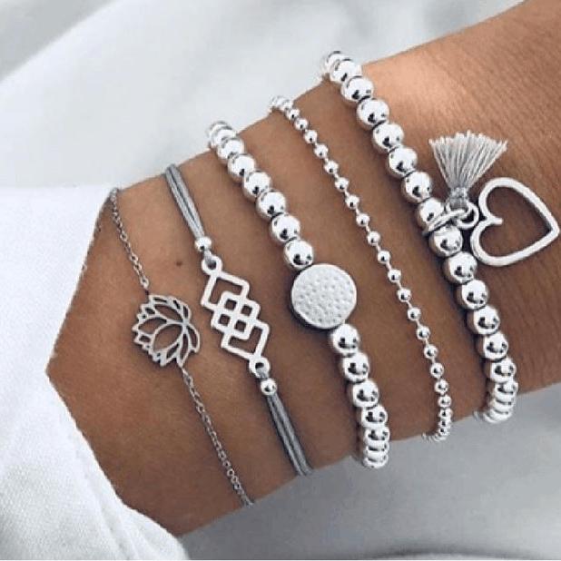 Ensemble de bracelets luxueux et scintillants en or