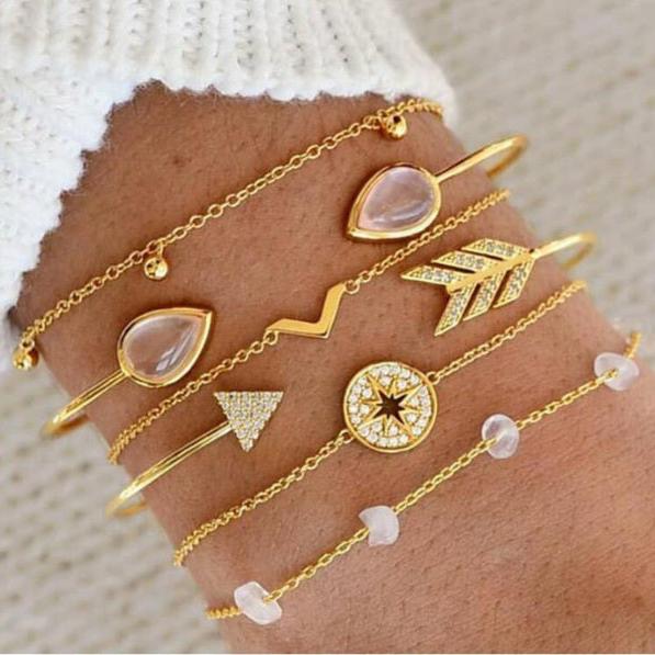 Ensemble de bracelets luxueux et scintillants en or