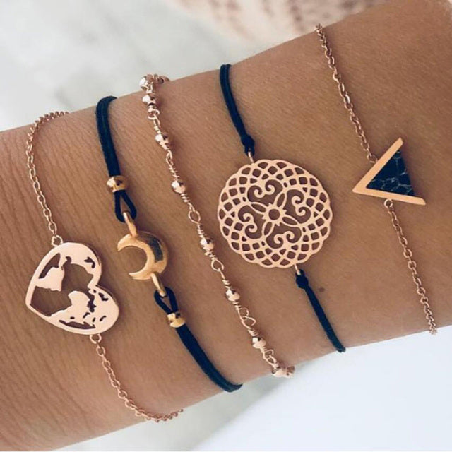 Ensemble de bracelets luxueux et scintillants en or