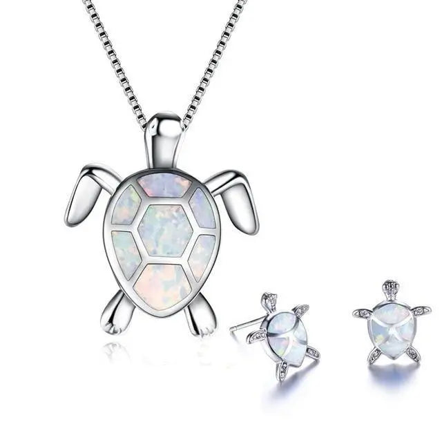 Ensemble de collier et boucles d'oreilles avec tortue de mer en opale en or blanc
