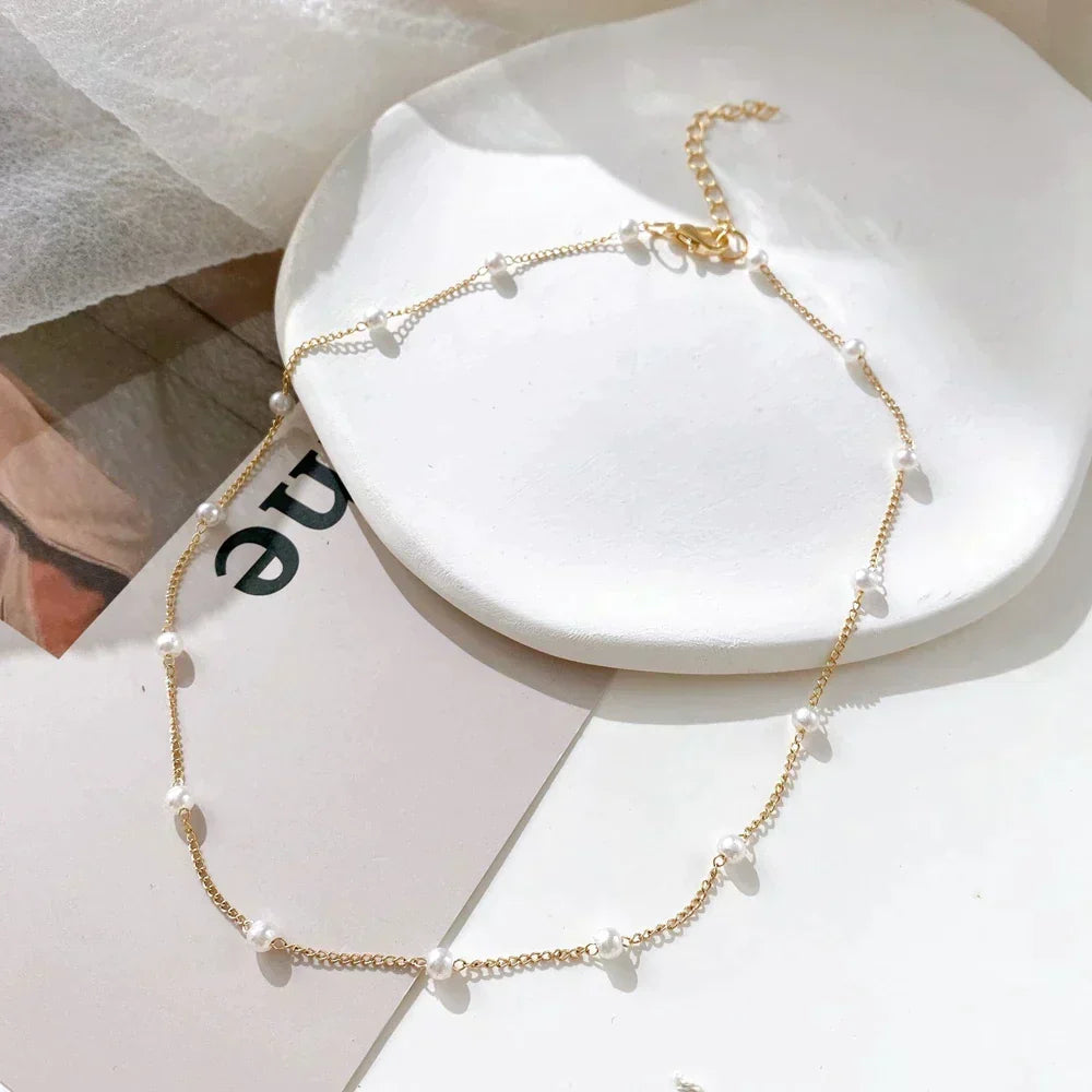 Petite chaîne en perles en or