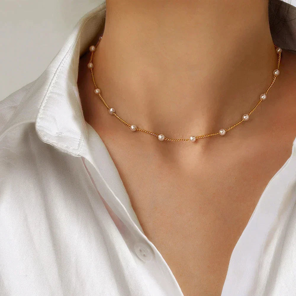 Petite chaîne en perles en or