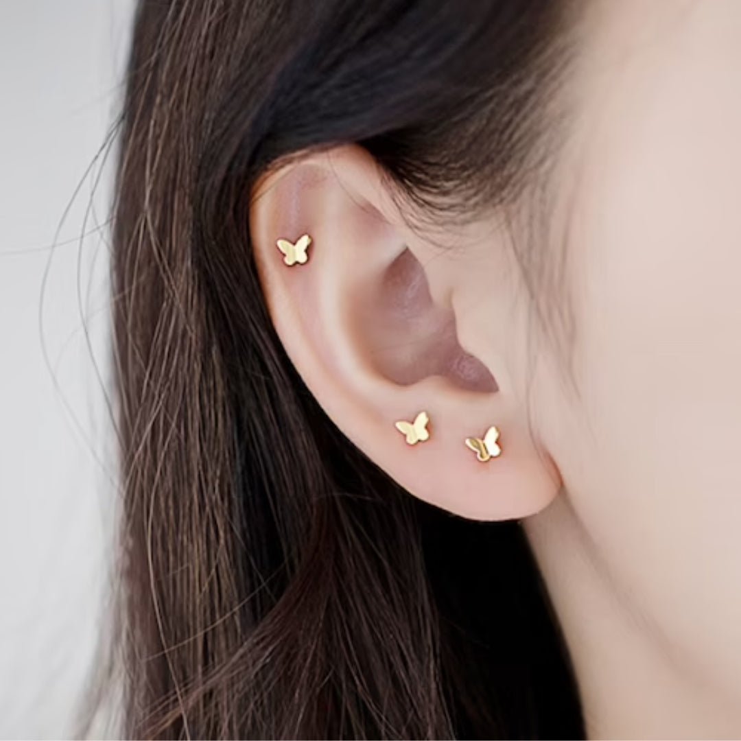 Petites boucles d'oreilles avec nœud en or