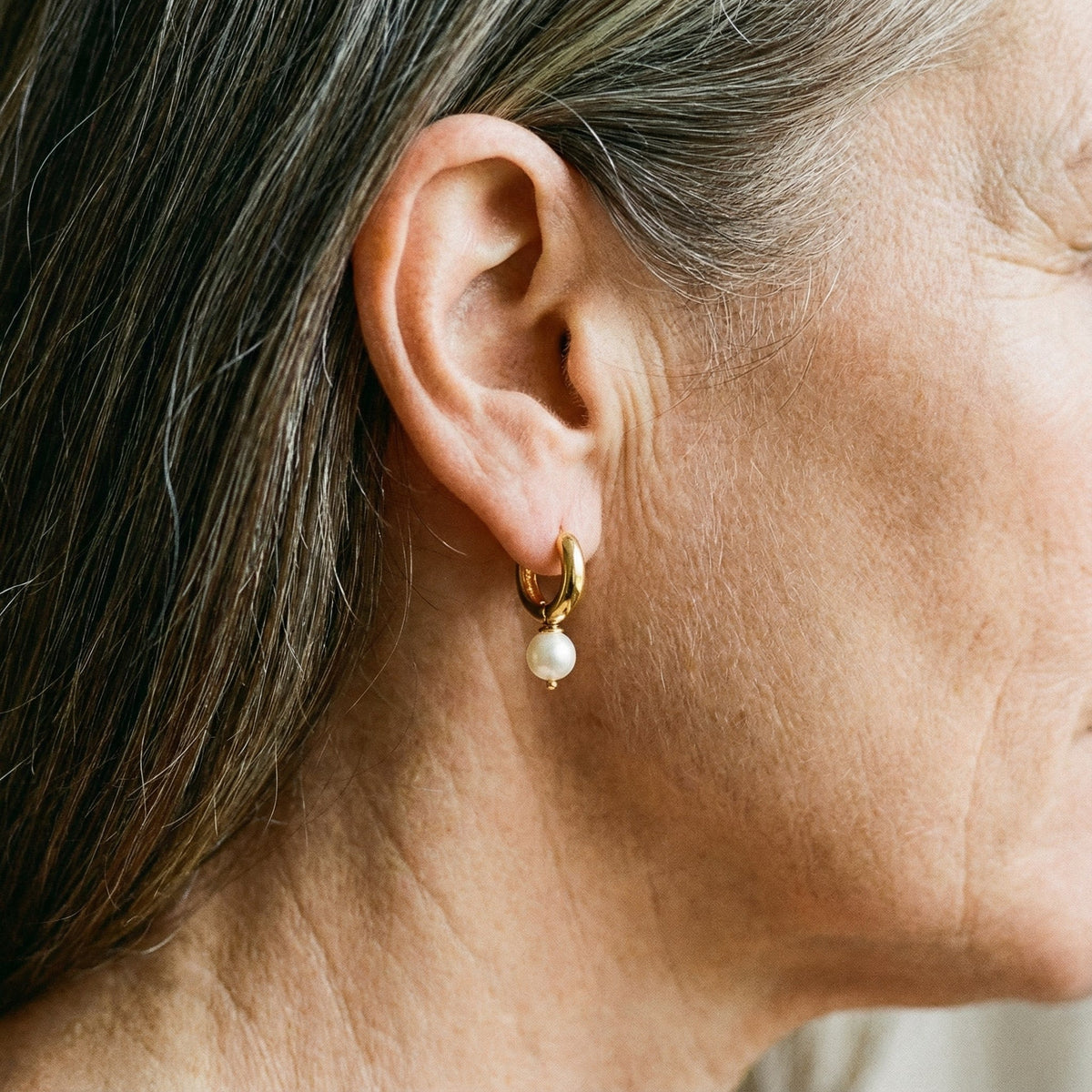 Petites boucles d'oreilles en perles en or