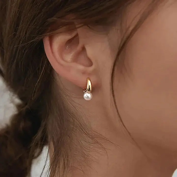 Petites boucles d'oreilles en perles en or