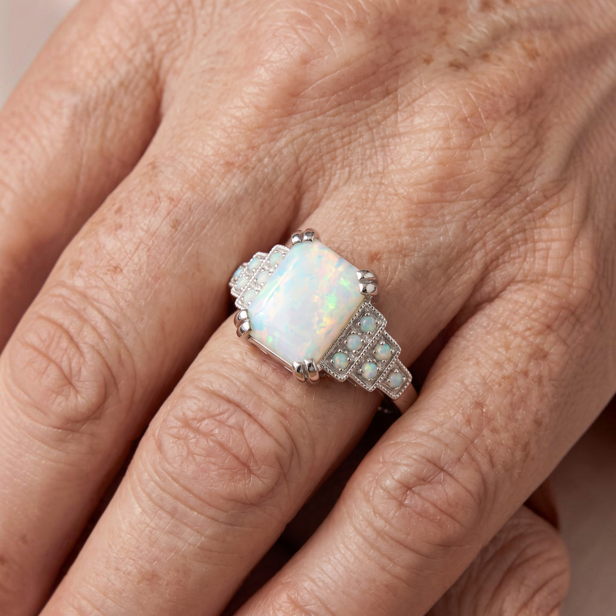 Bague Art déco opale blanche | Or blanc