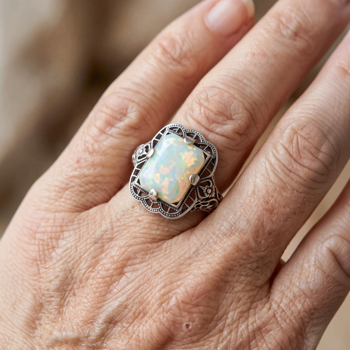 Bague filigrane opale blanche | Or blanc