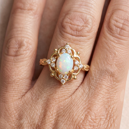 Bague baroque opale blanche | Or