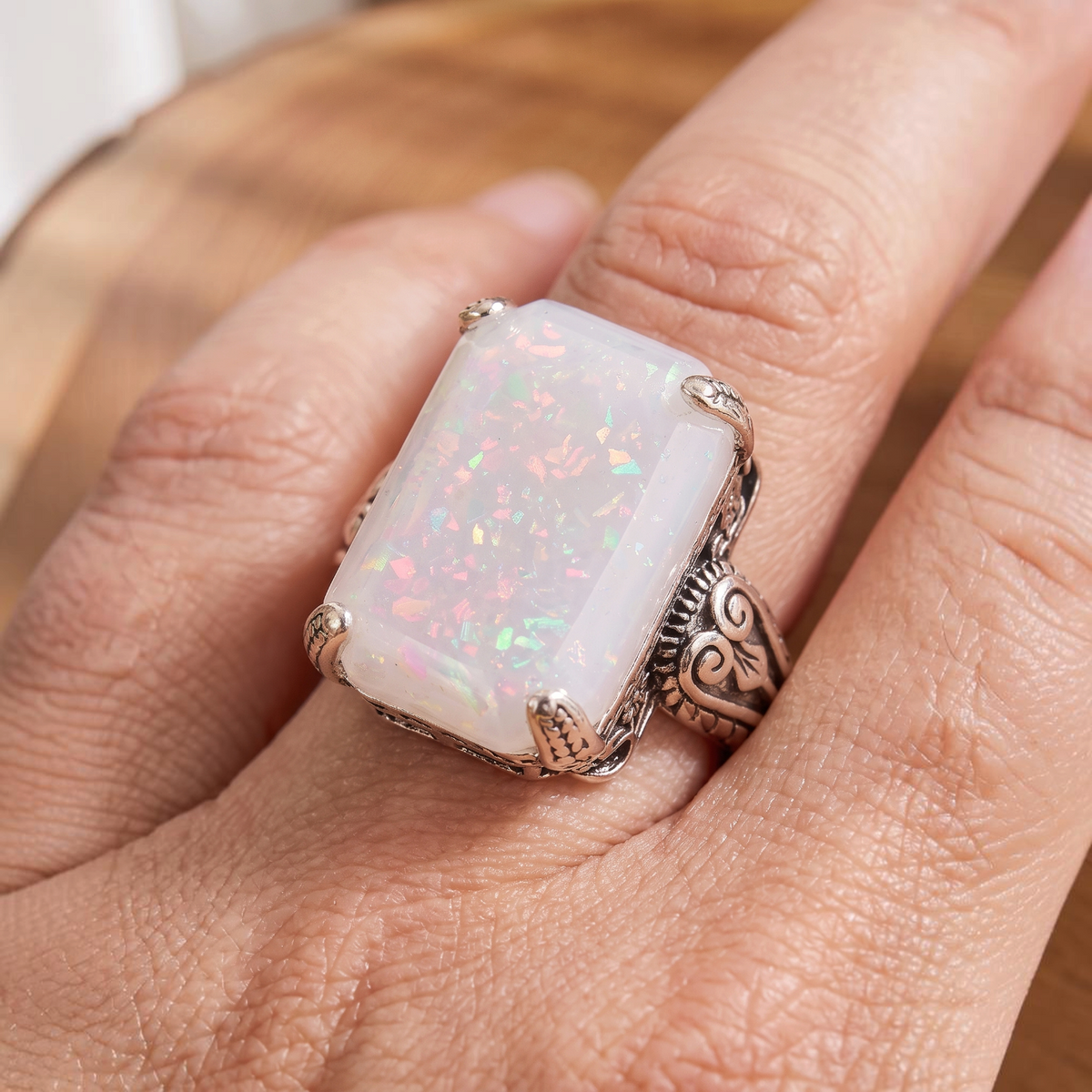 Bague cocktail opale blanche | Or blanc